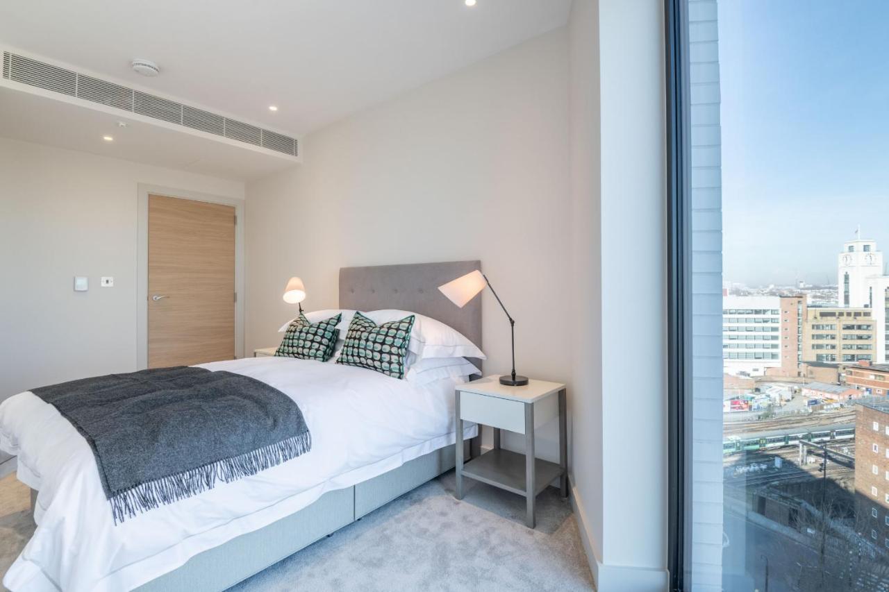 Elegant Victoria Home Close To Sloane Square By Underthedoormat London Exterior photo